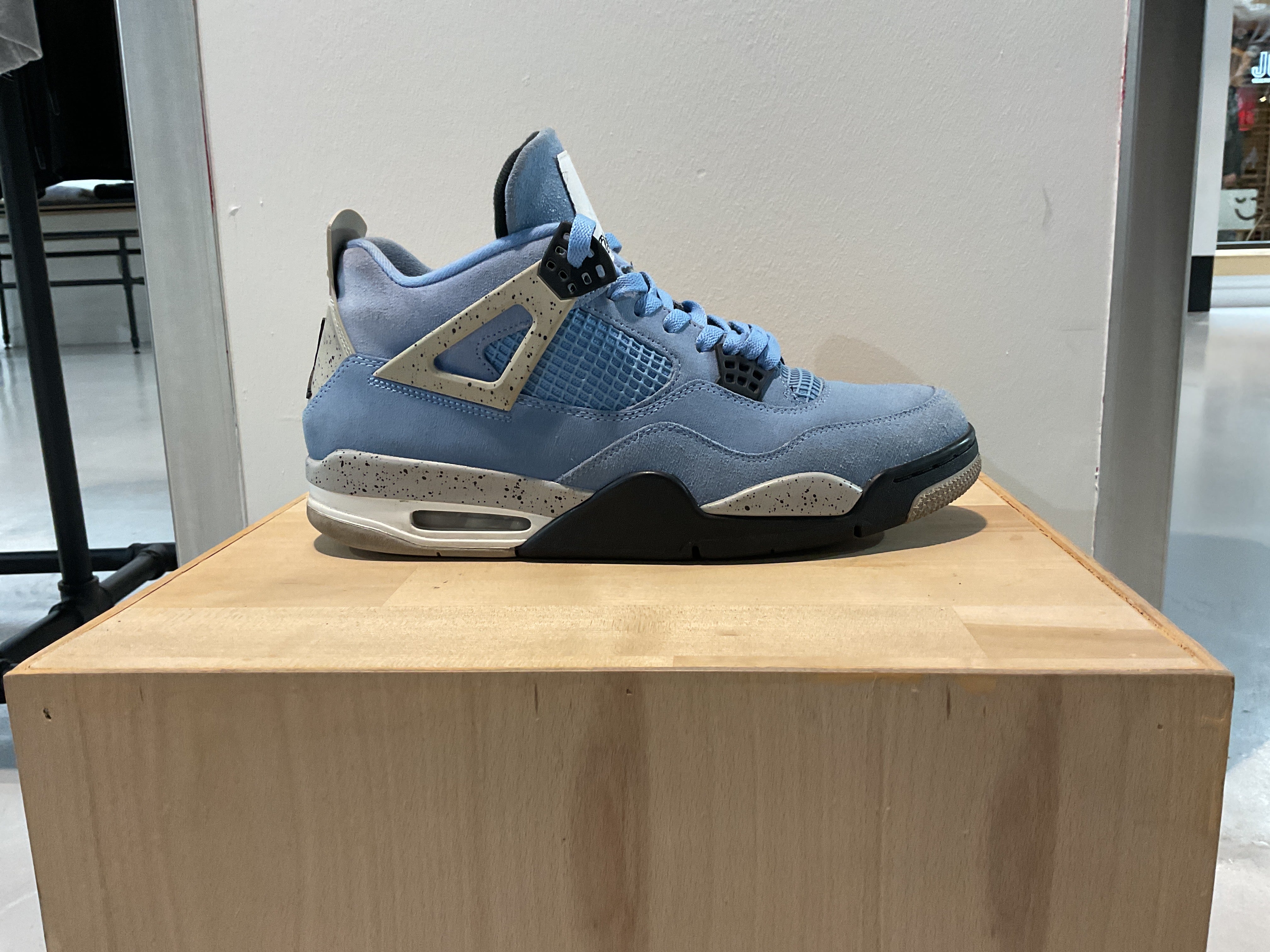 Pre-Owned Air Jordan 4 Retro 'University Blue'