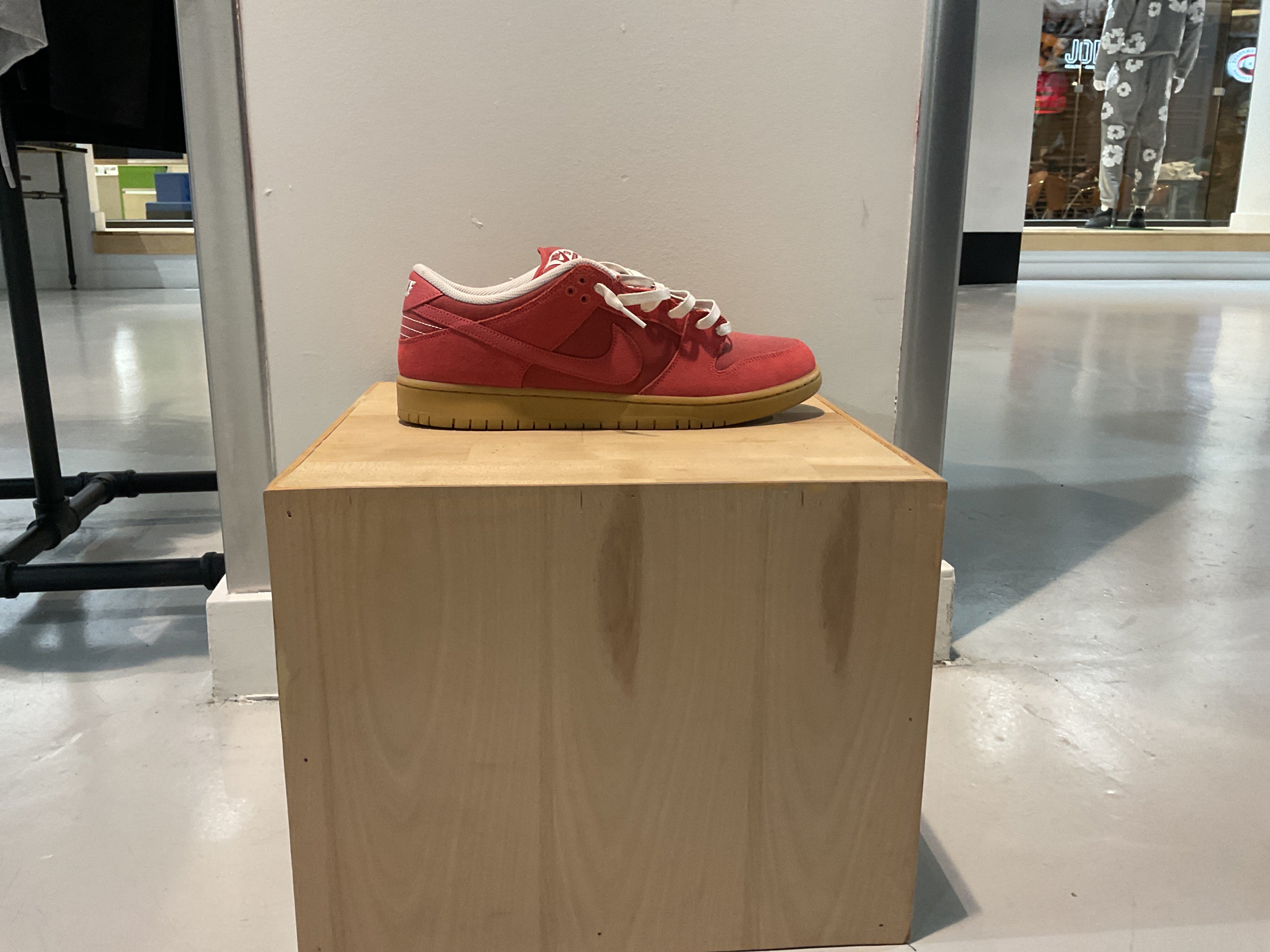 Pre-Owned Dunk Low SB 'Adobe'