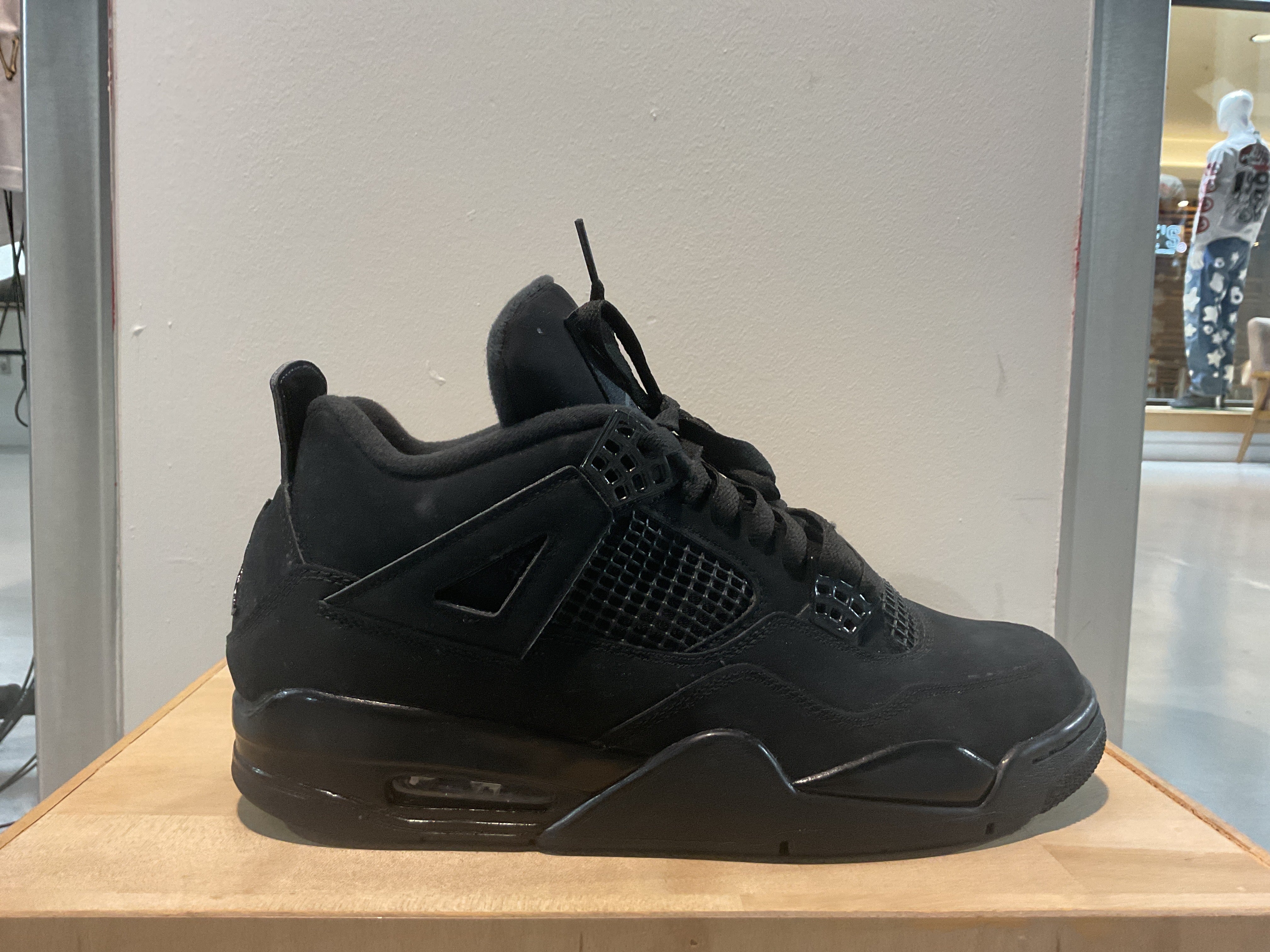 Pre-Owned Air Jordan 4 Black Cat