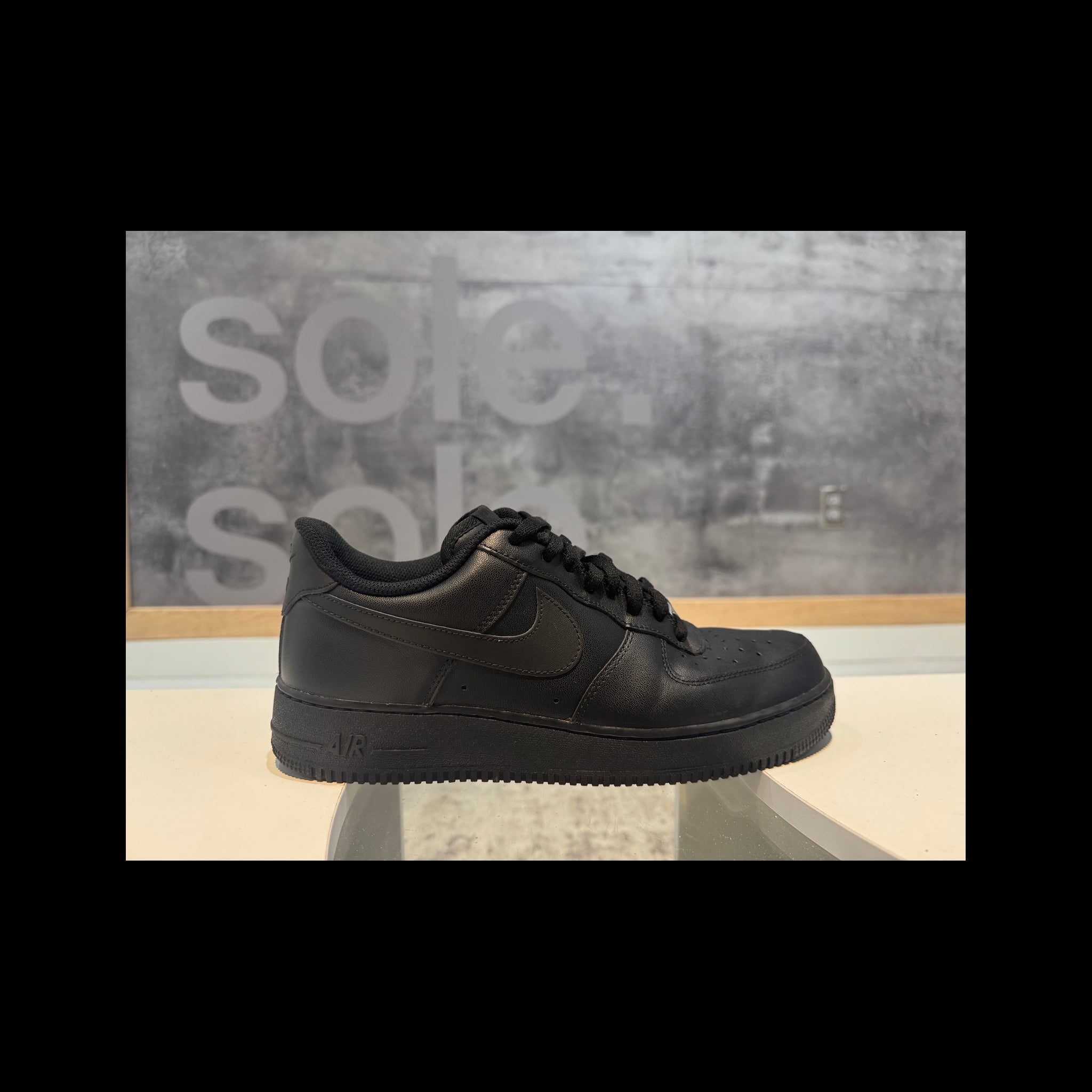 Pre-Owned Air Force 1 '07 'Triple Black'
