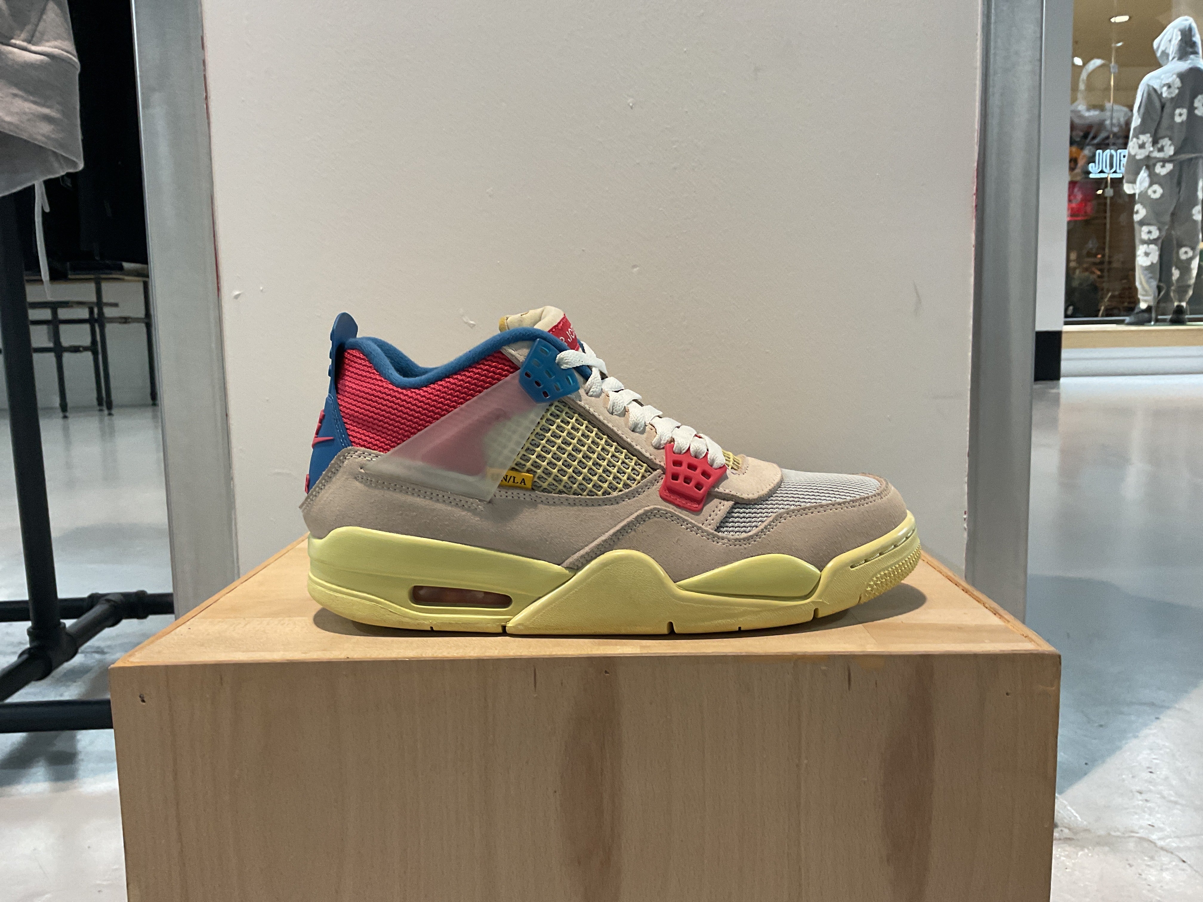 Pre-Owned Union LA x Air Jordan 4 Retro 'Guava Ice'