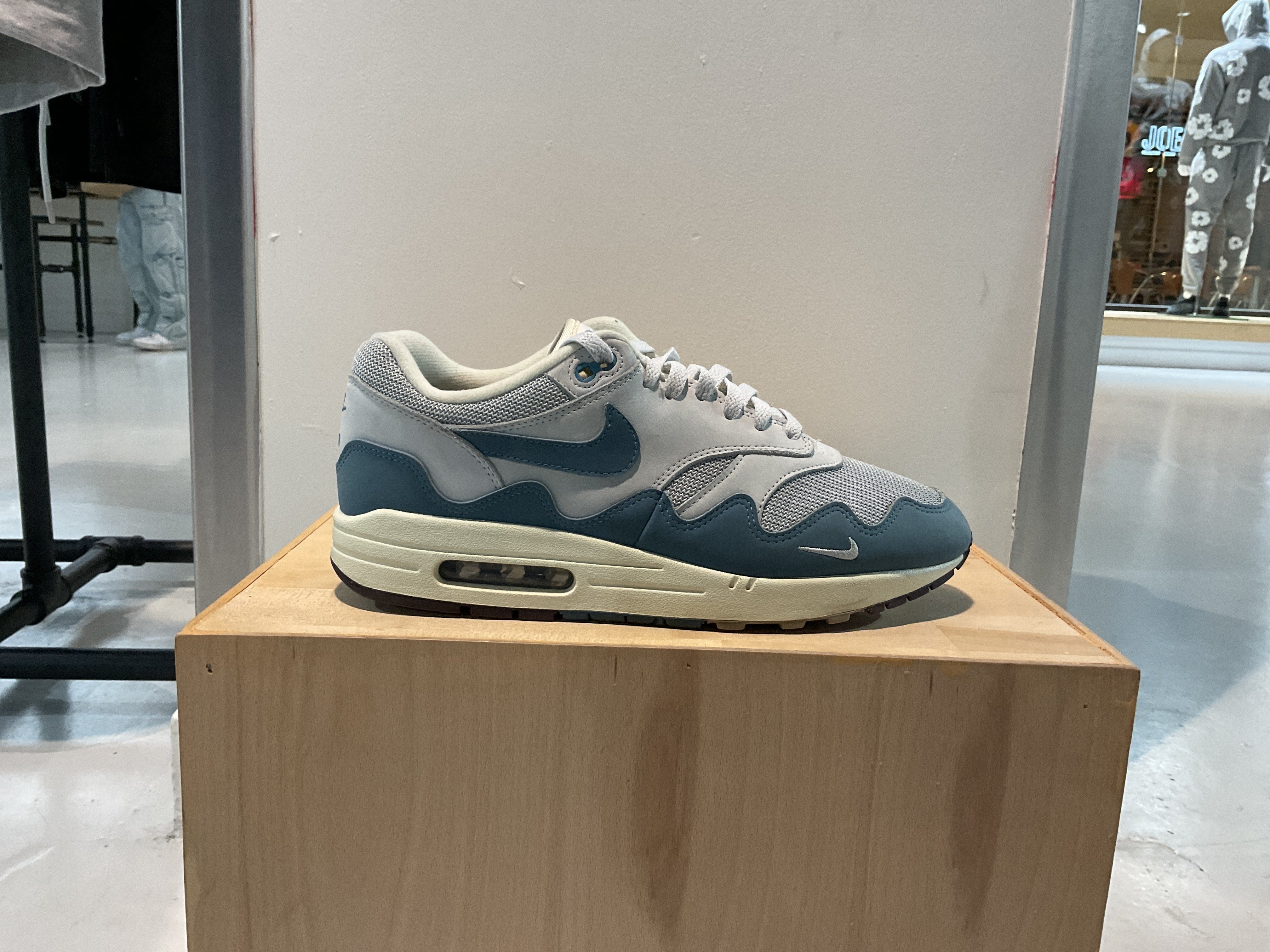 Pre-Owned Patta x Nike Air Max 1 ‘Noise Aqua’