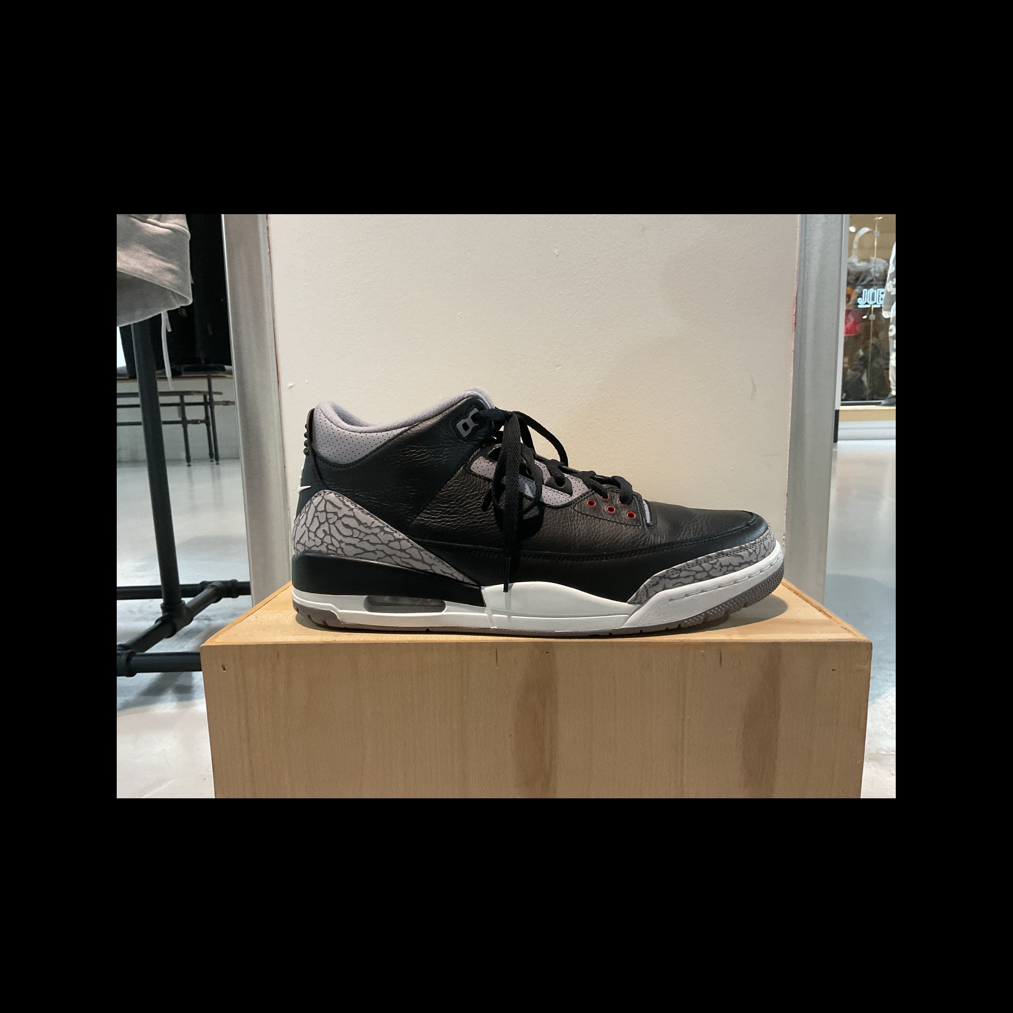 Pre-Owned Air Jordan 3 Retro OG 'Black Cement' 2024