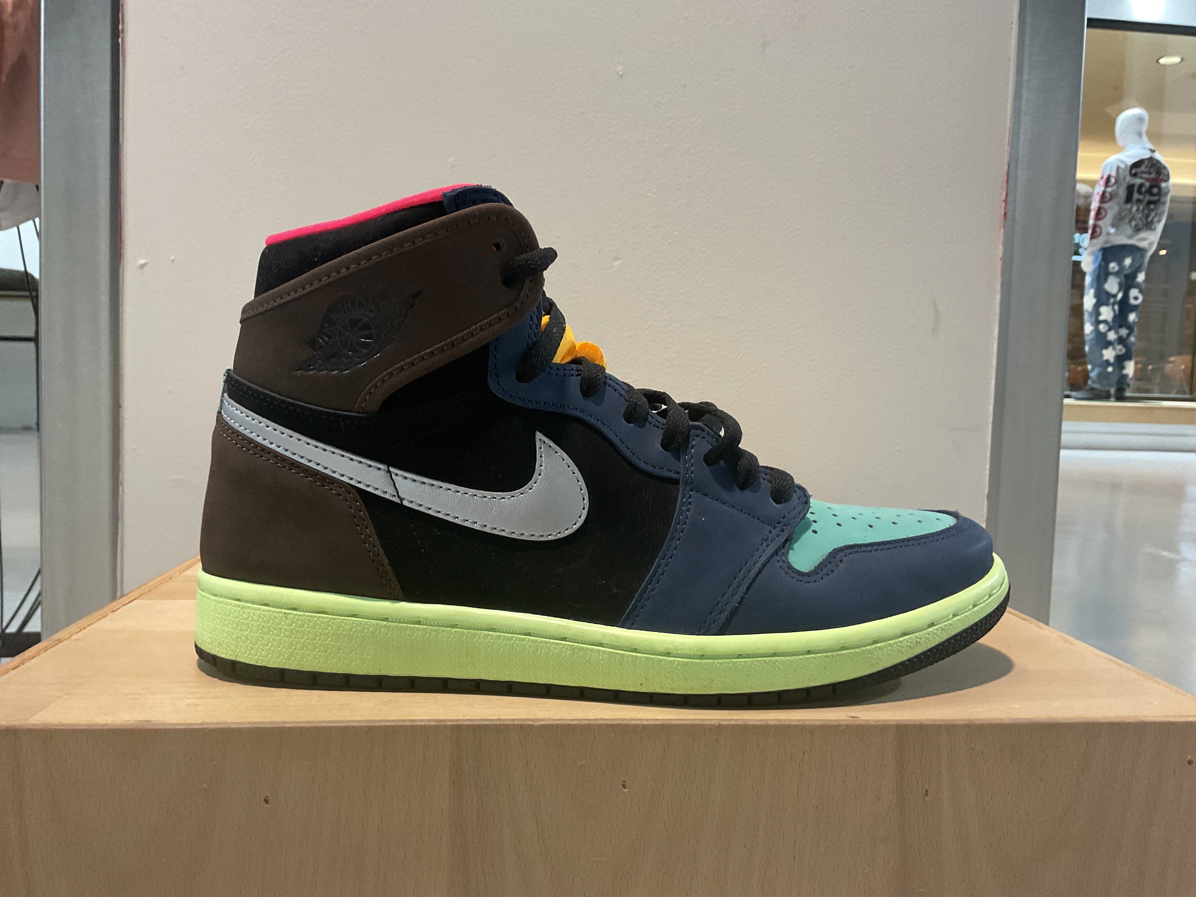 Pre-Owned Air Jordan 1 Retro High 'Tokyo Bio Hack'