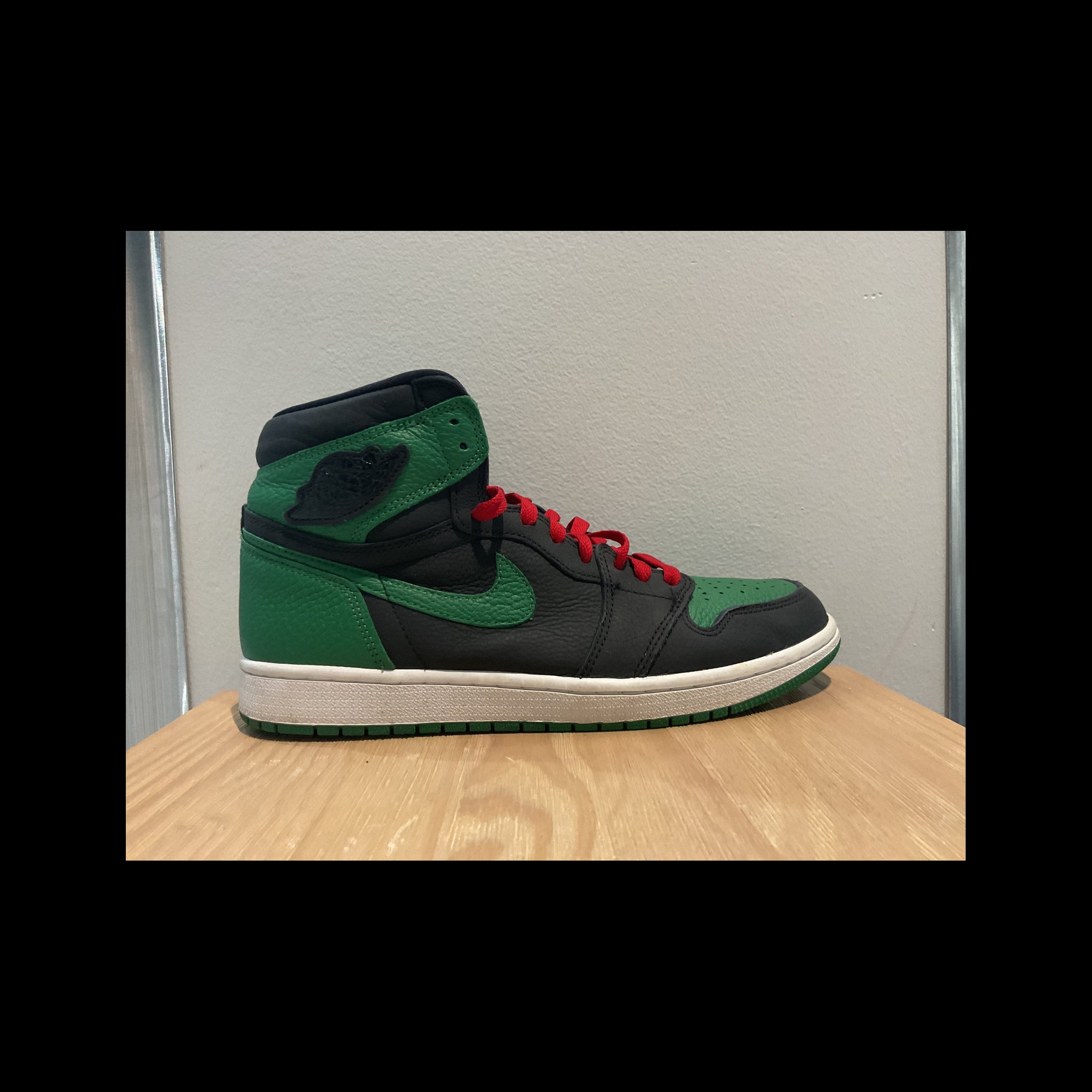 Pre-Owned Air Jordan 1 Retro High OG 'Pine Green 2.0'