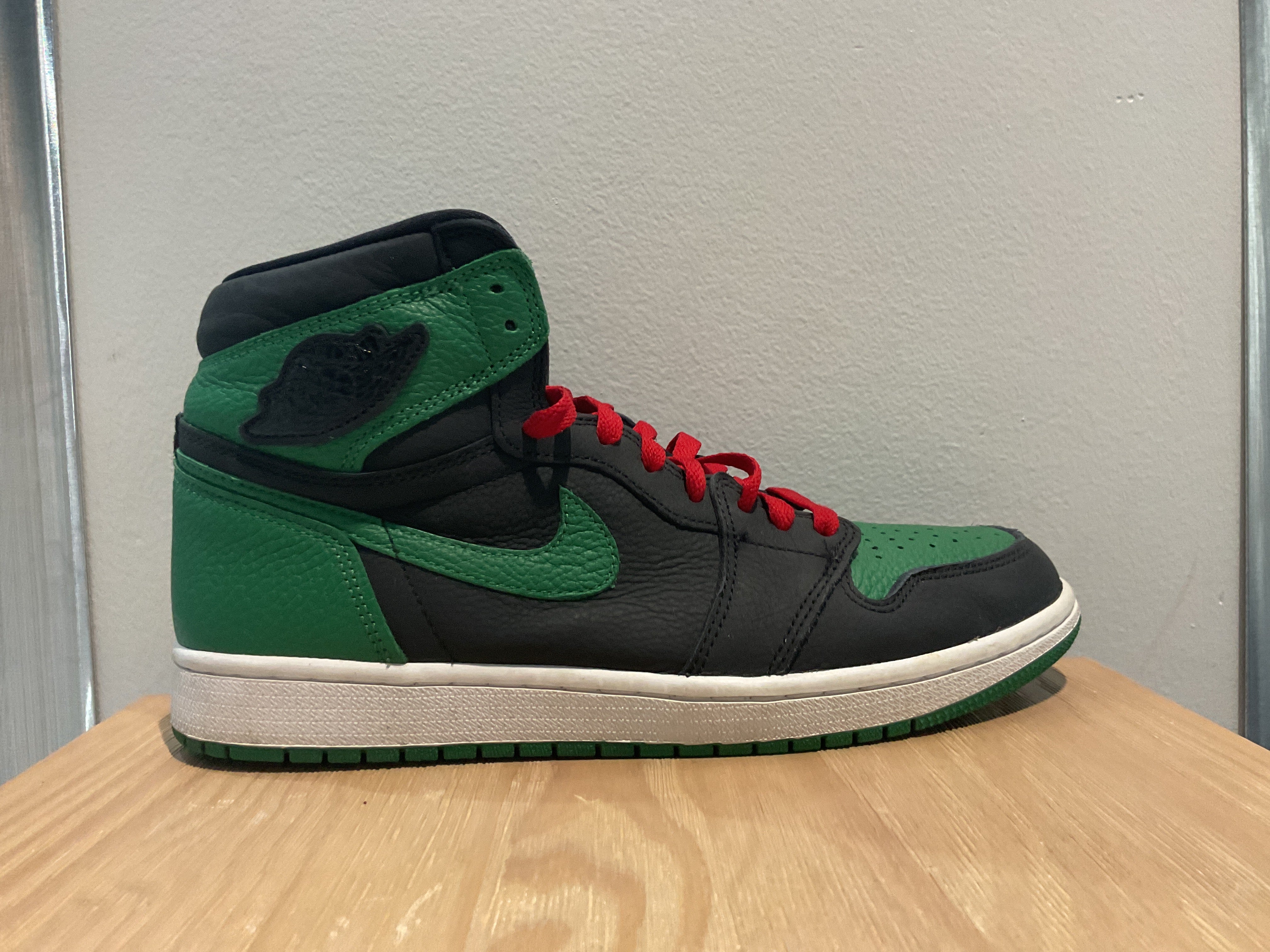 Pre-Owned Air Jordan 1 Retro High OG 'Pine Green 2.0'