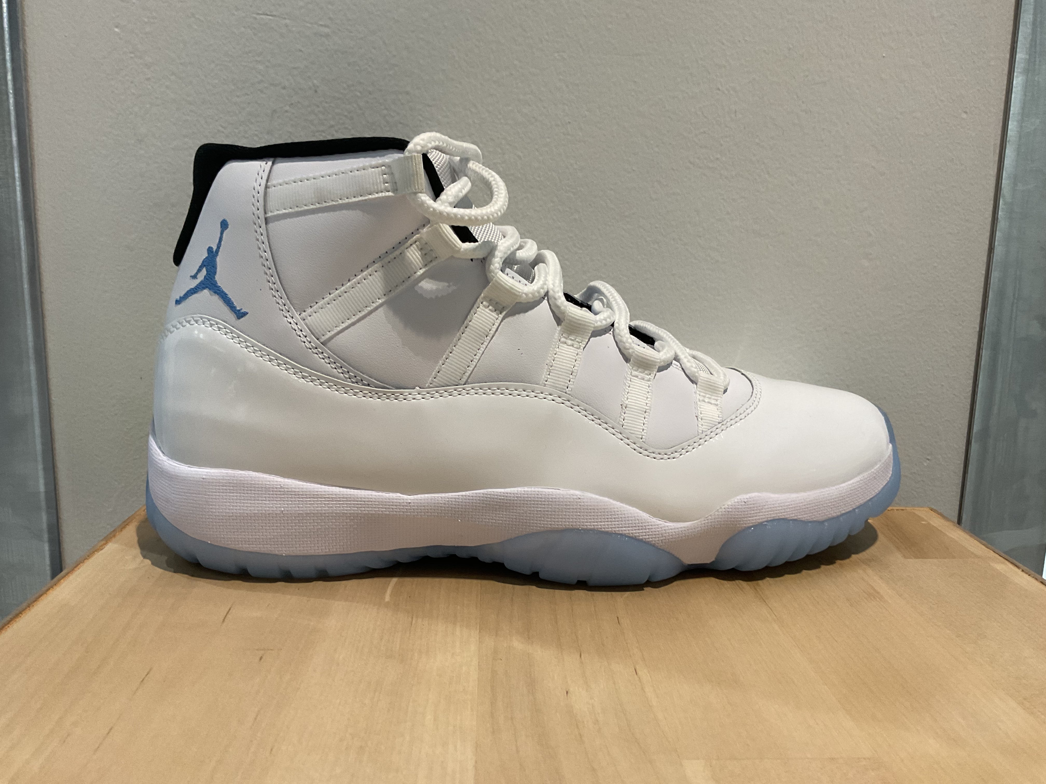 Pre-Owned Air Jordan 11 Retro 'Legend Blue / Columbia' 2024
